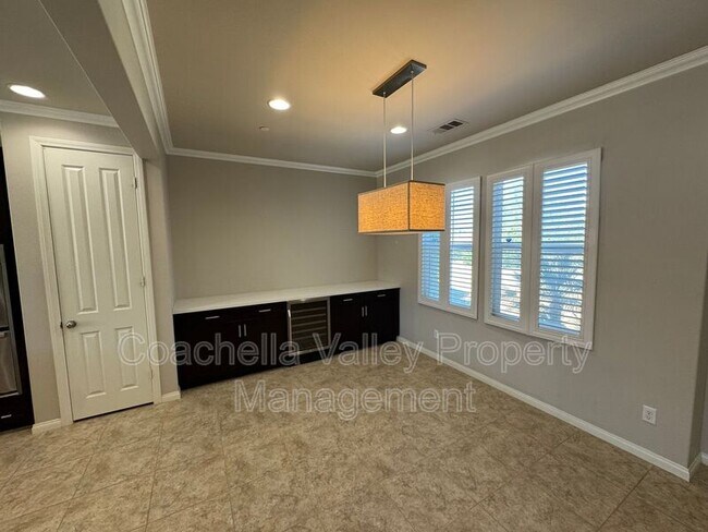 Building Photo - 74049 Kingston Ct W