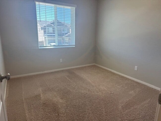 Building Photo - MOVE IN SPECIAL $1000 OFF FIRST MONTH'S RE...