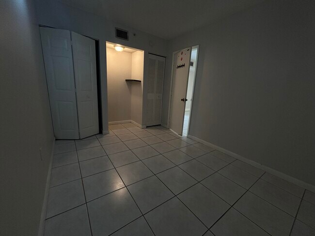 Building Photo - 8650 SW 133rd Avenue Rd