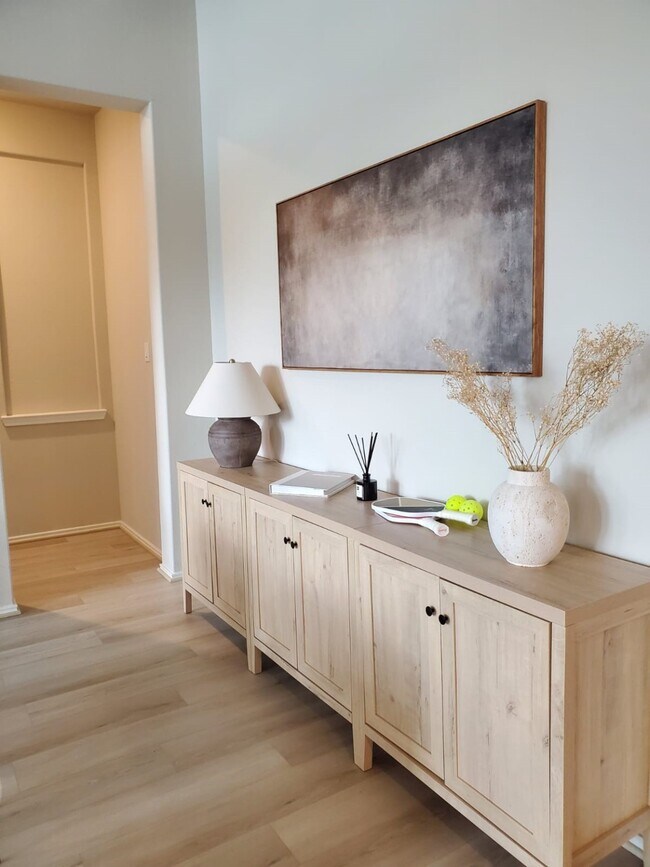 Building Photo - 2406 Pear Blossom Ln