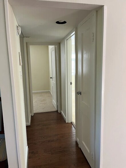 Building Photo - 10307 Montrose Ave