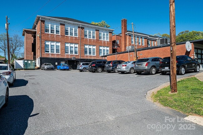 Building Photo - 426 2nd Ave SE
