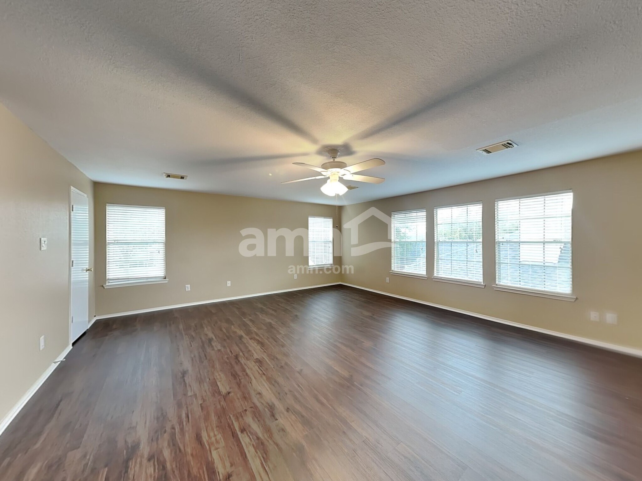 Building Photo - 9618 Lasbury Dr