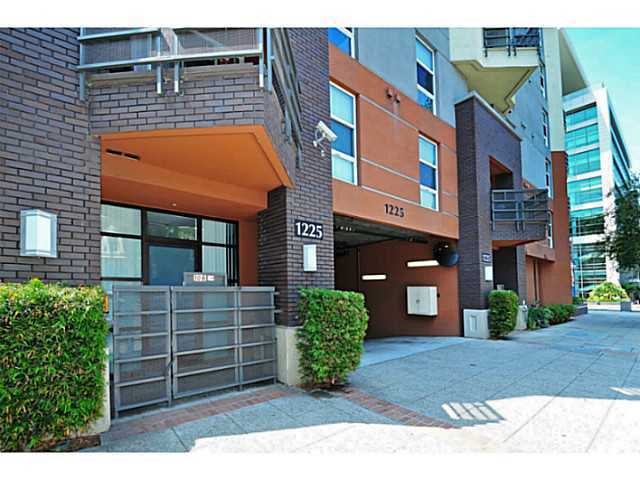 Building Photo - 1225 Island Ave