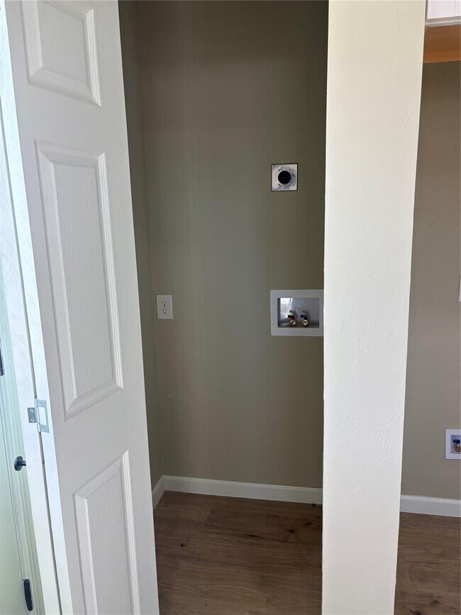 Building Photo - 205 NW 2nd St