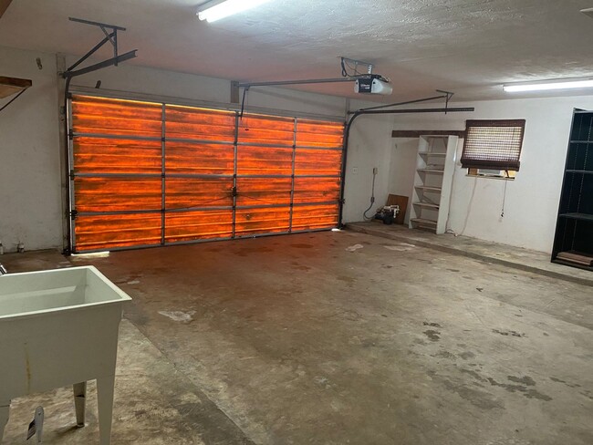 Building Photo - 3 Bedroom 2 Bath home in New Smyrna Beach for RENT!