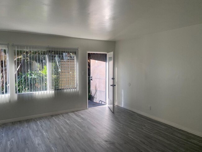 Interior Photo - 1425 E. Appleton St.