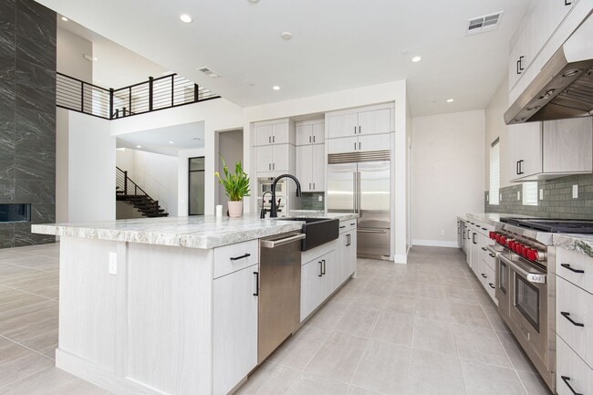 Building Photo - Stunning modern luxury home located in prestigious guard-gated Summerlin community of Ascension