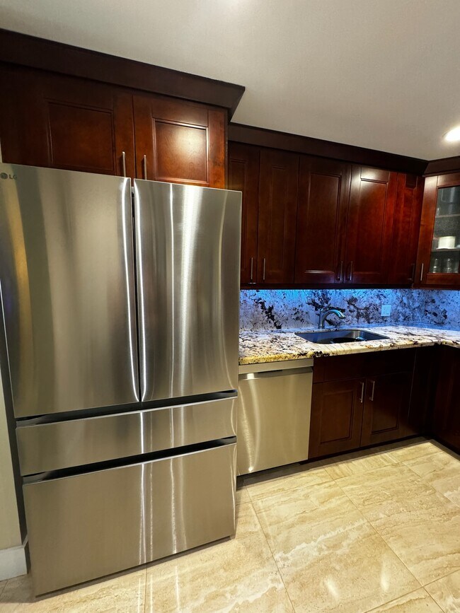 Building Photo - 5520 Coach House Cir