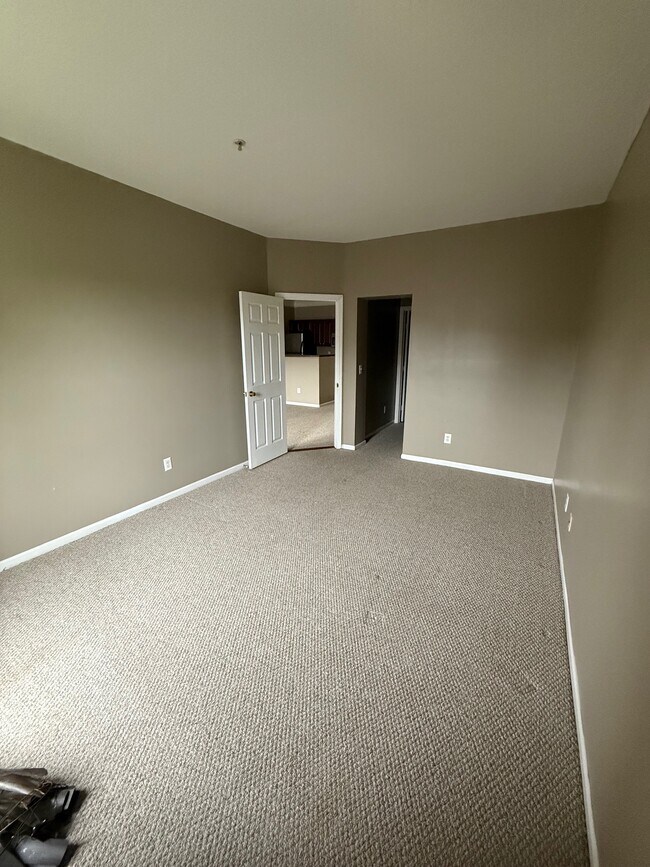 Building Photo - 6255 Craughwell Ln