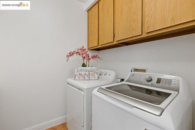 Building Photo - 2250 Prestwick Dr