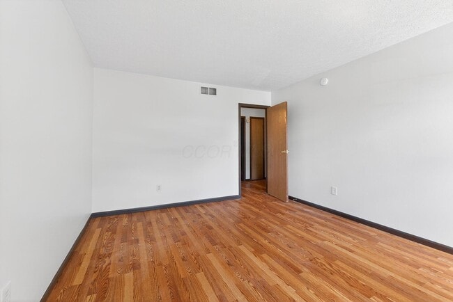 Building Photo - 6477 Brookedge Ct