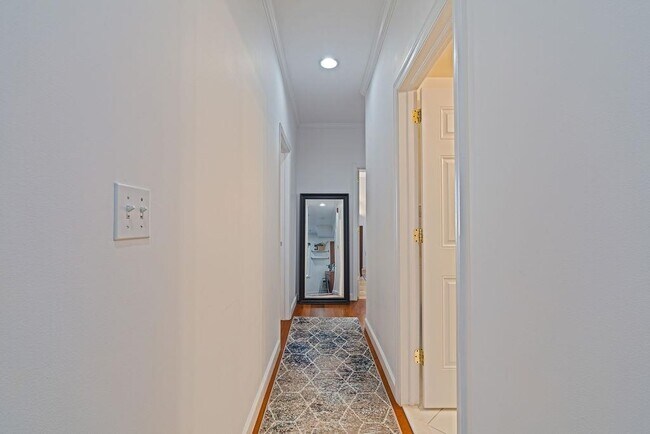 Building Photo - 620 38th St