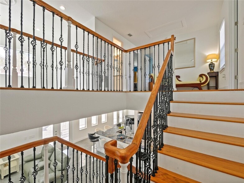 Building Photo - 352 Radisson Pl