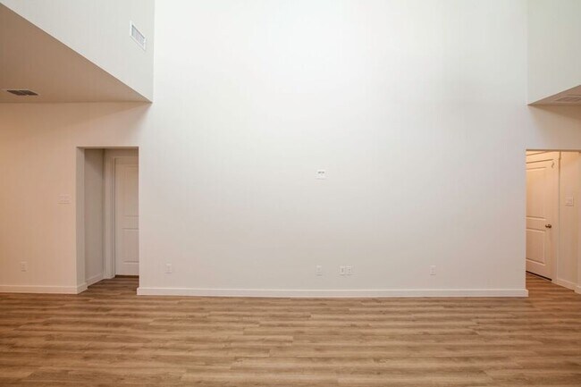 Building Photo - 514 Weller Rd