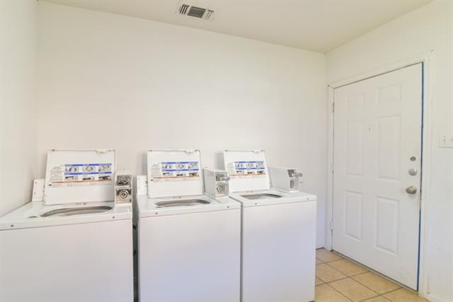 Building Photo - 820 Southeast Pkwy