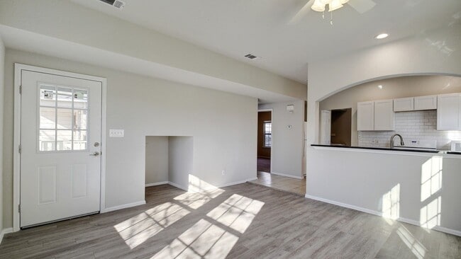 Building Photo - 2206 Pennsylvania Ave