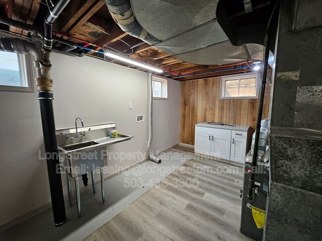 Building Photo - 8010 NE Prescott St