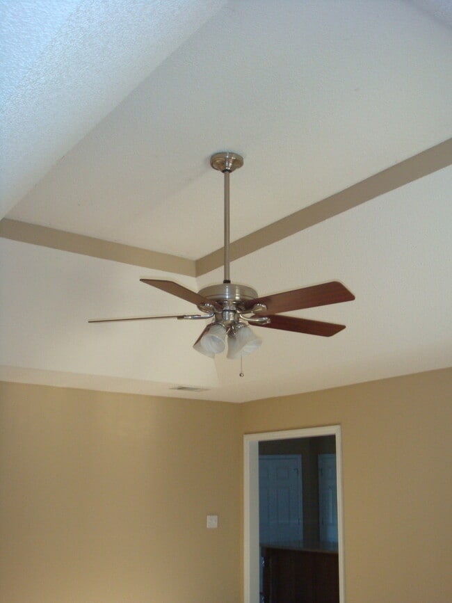 Building Photo - 496 Bryson Cir