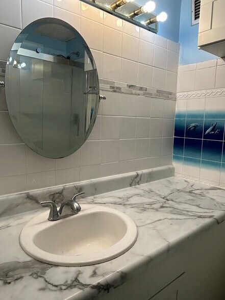 Bathroom - 8817 S Thomas Dr