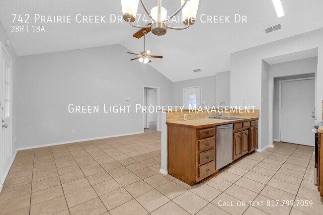 Building Photo - 742 Prairie Creek Dr