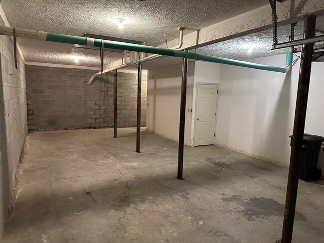 Building Photo - 1021 Excel Ct