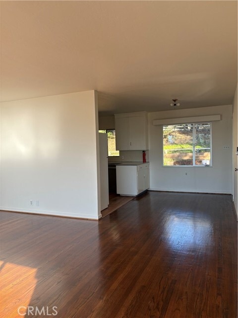 Building Photo - 4096 Lakeshore Blvd