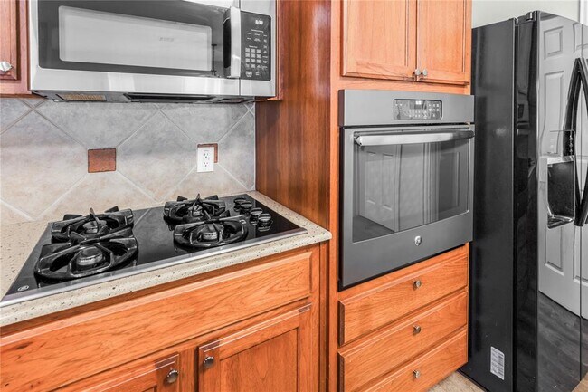 Building Photo - 1009 Rutherford Dr