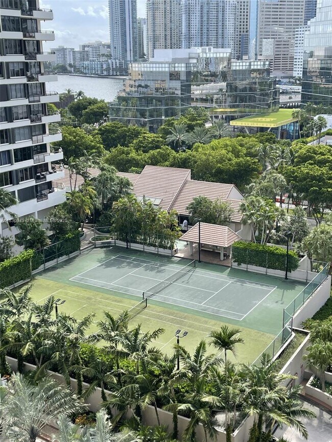 Building Photo - 540 Brickell Key Dr