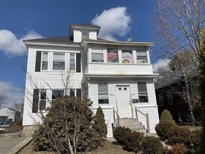 Building Photo - 318 Sutton St