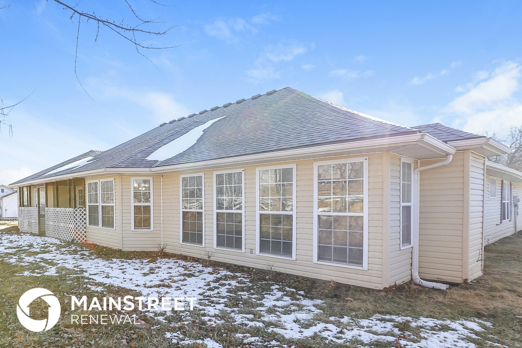 Building Photo - 204 W 24th St