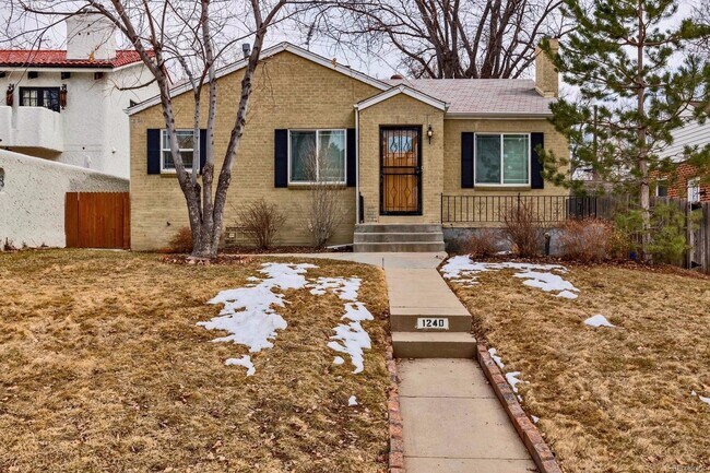 Primary Photo - Gorgeous Home in Great Neighborhood! Licen...
