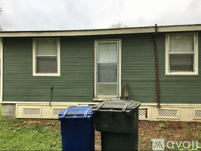 Building Photo - For Rent: 3 Bed, 1 Bath Home – $800/mo