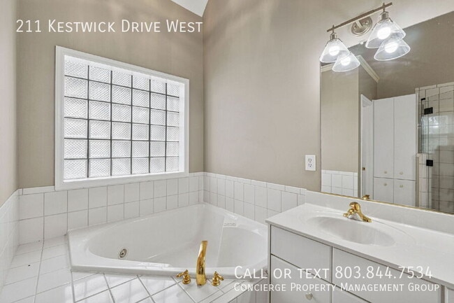 Building Photo - 211 Kestwick Dr W