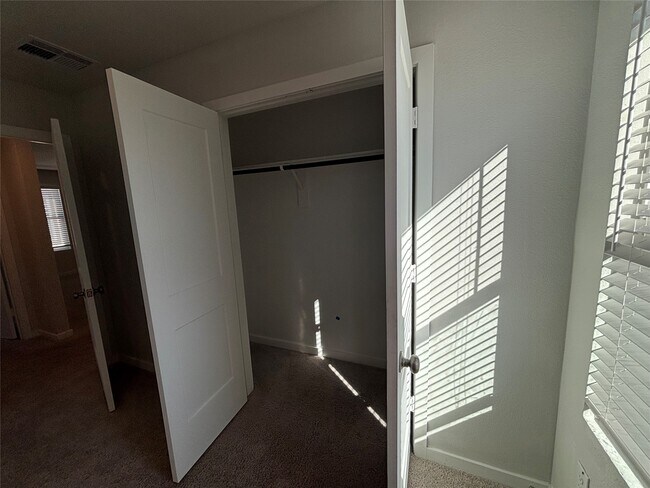 Building Photo - 5703 Blue Grama Dr