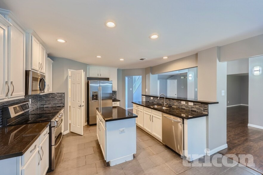 Building Photo - 513 Tripp Tr