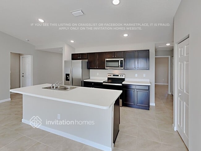 Building Photo - 844 SW Thrift Ave