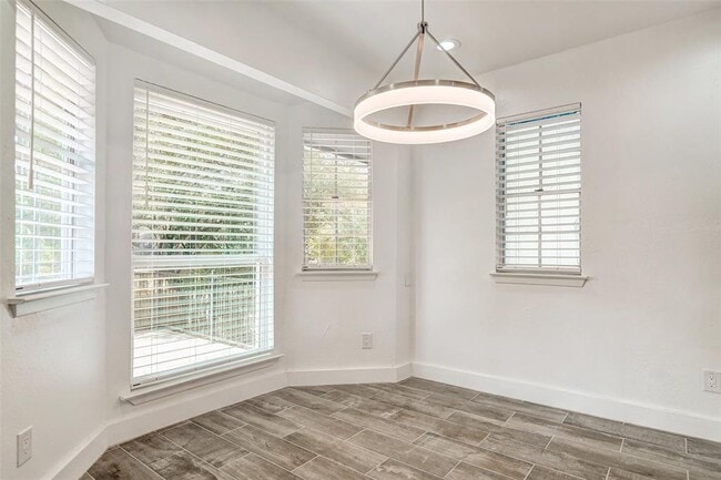 Building Photo - 12601 Mixson Dr