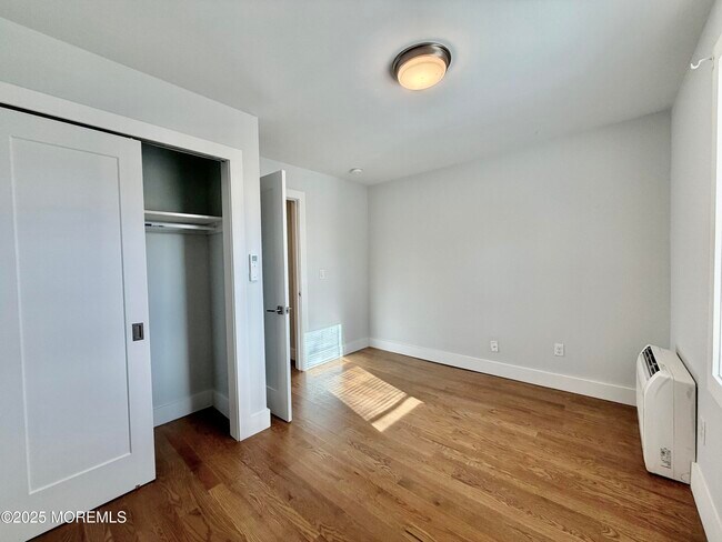 Building Photo - 512 Sixth Ave