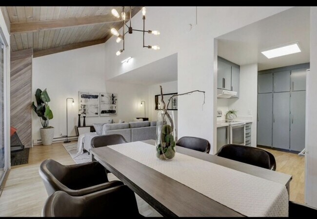 Building Photo - Tranquil Top-Floor End Unit with Stream Views & Resort Amenities — Blocks to Downtown