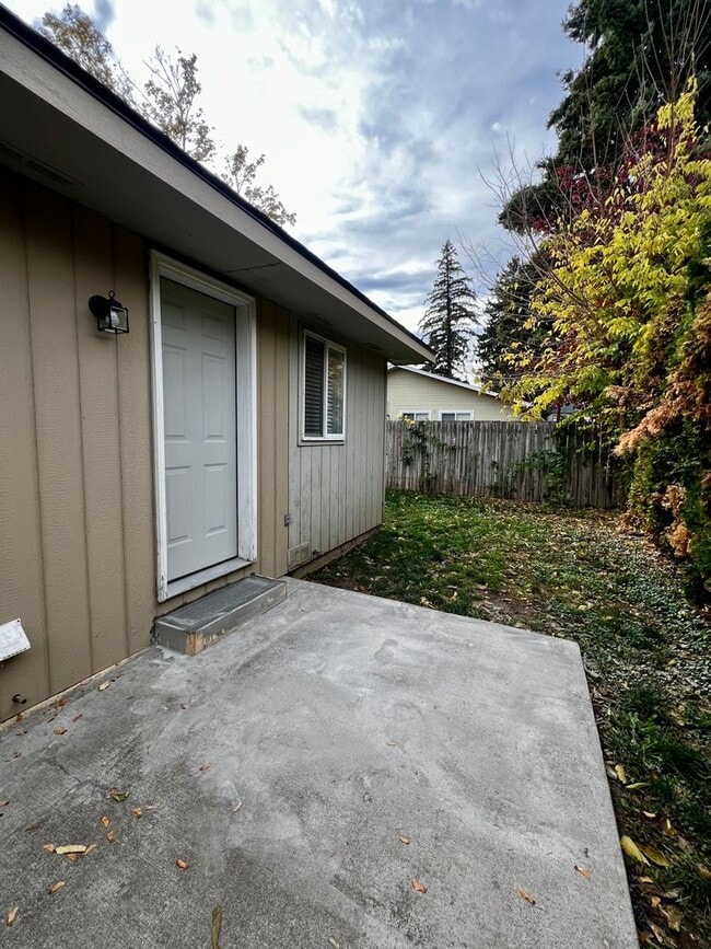 Building Photo - d1106