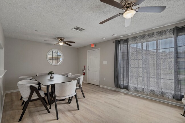 Building Photo - 22114 Merrymount Dr