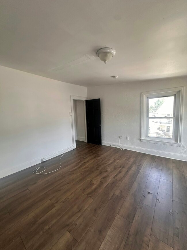 Building Photo - 931 Green St