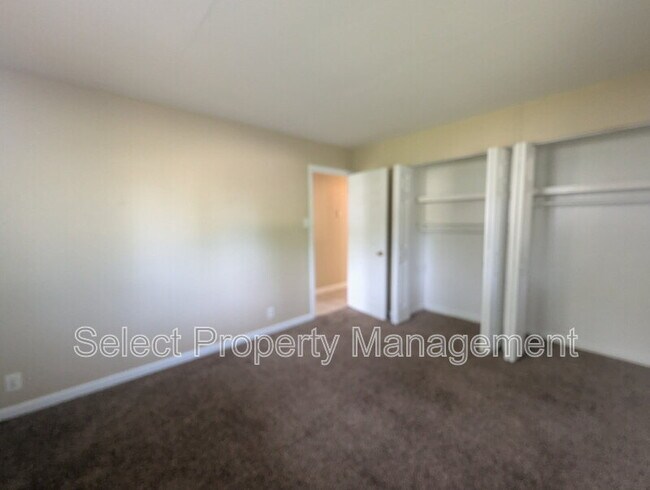 Building Photo - 926 Houston Dr