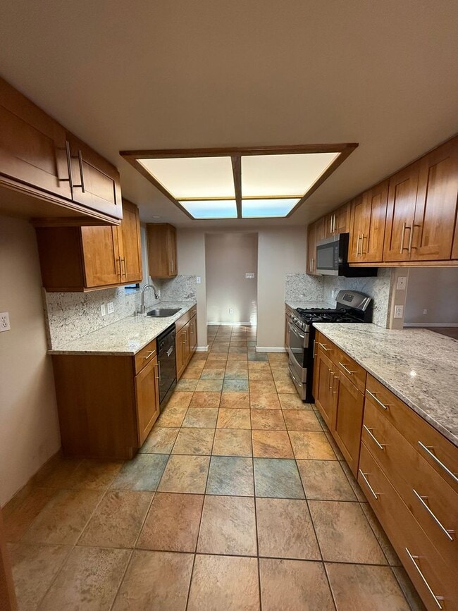 Building Photo - Charming 3-Bedroom Home in North Campus Park