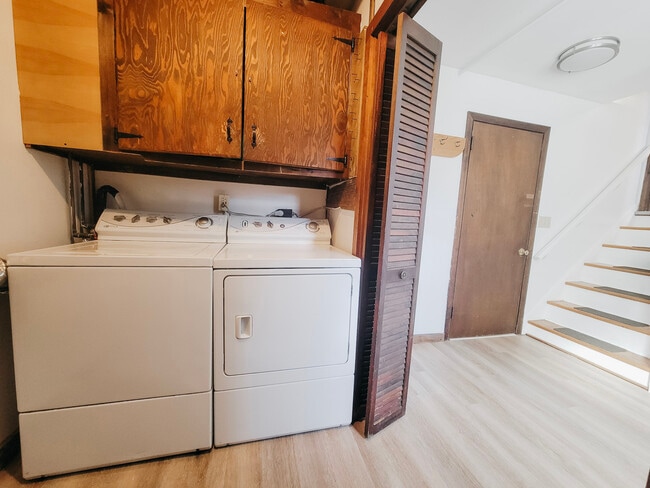 Building Photo - 51 Woods Rd