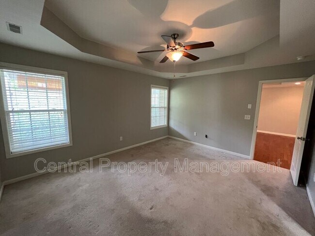 Building Photo - 107 Shalom Dr