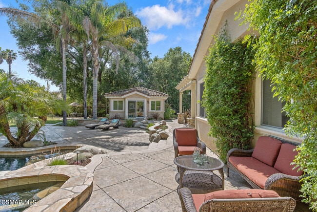 Building Photo - 758 Camino Dos Rios