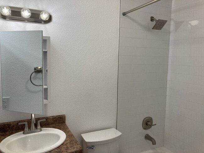 Building Photo - Will5120