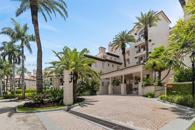 Building Photo - 19122 Fisher Island Dr